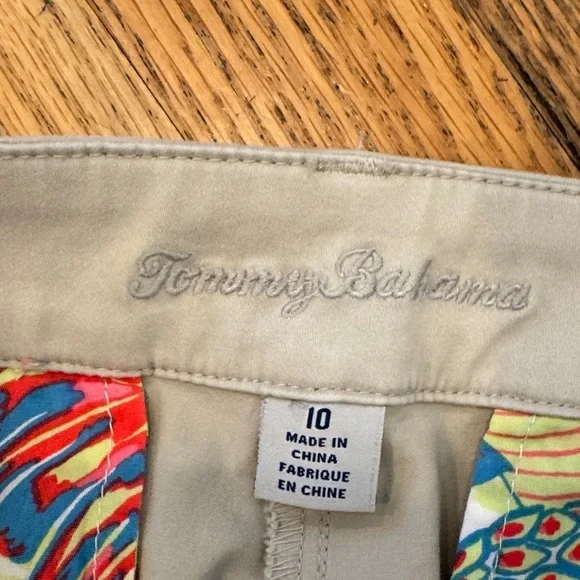 Tommy Bahama Light Beige Capris 10 - Picture 2 of 7